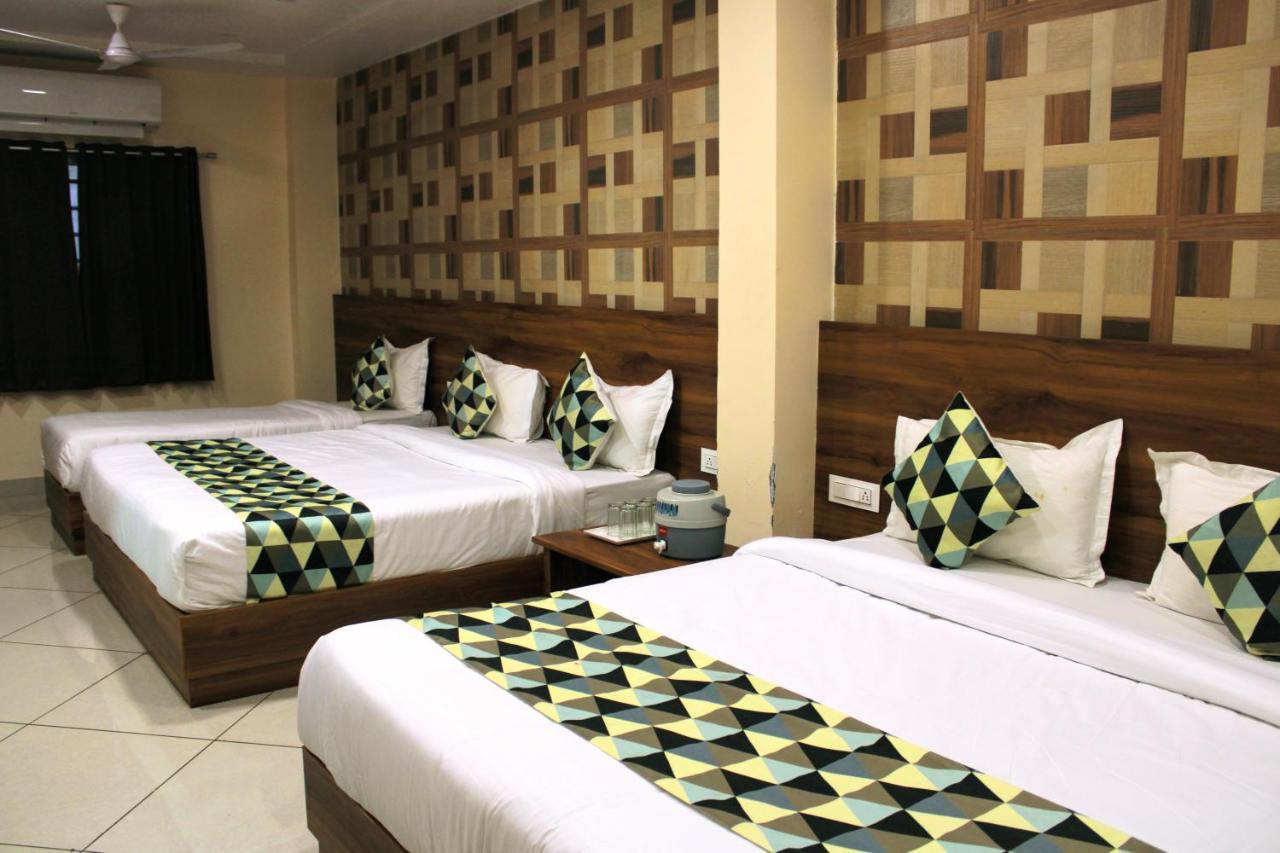 Maruti Group Of Hotels - Shri Naman Nāthdwāra 외부 사진