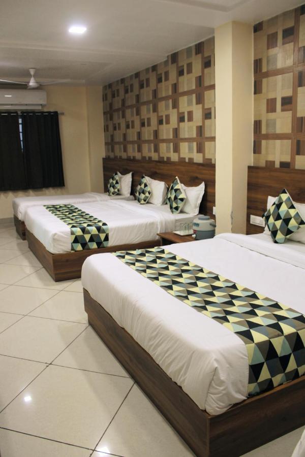 Maruti Group Of Hotels - Shri Naman Nāthdwāra 외부 사진