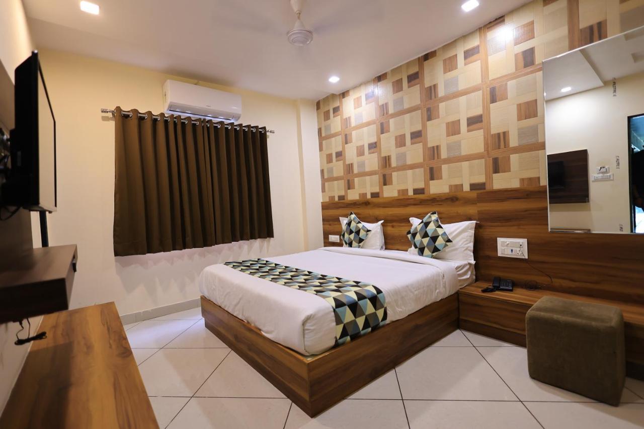 Maruti Group Of Hotels - Shri Naman Nāthdwāra 외부 사진