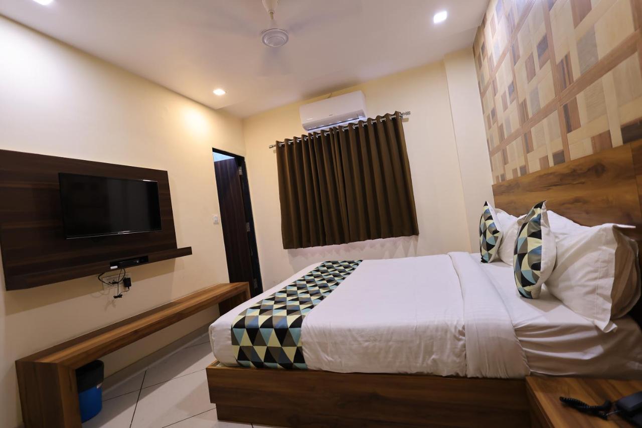 Maruti Group Of Hotels - Shri Naman Nāthdwāra 외부 사진