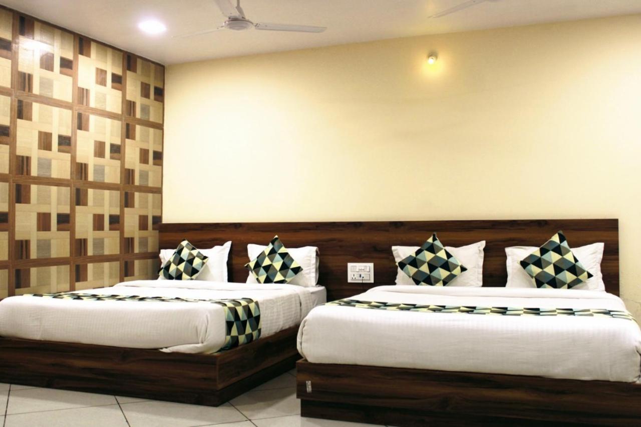 Maruti Group Of Hotels - Shri Naman Nāthdwāra 외부 사진